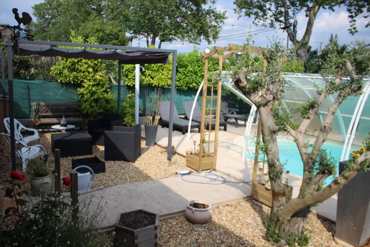 Philippe & Marie, A Louer Petite Chambre Chez L'Habitant Avec Terrasse Dans Villa, Au Pied Du Luberon Кюкюрон Екстериор снимка