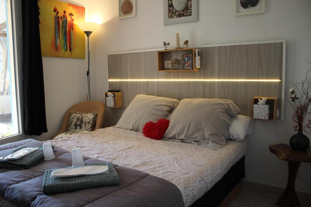 Philippe & Marie, A Louer Petite Chambre Chez L'Habitant Avec Terrasse Dans Villa, Au Pied Du Luberon Кюкюрон Екстериор снимка